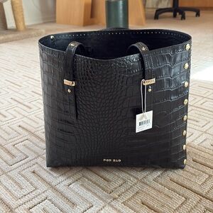 Pop bag in stamped leather